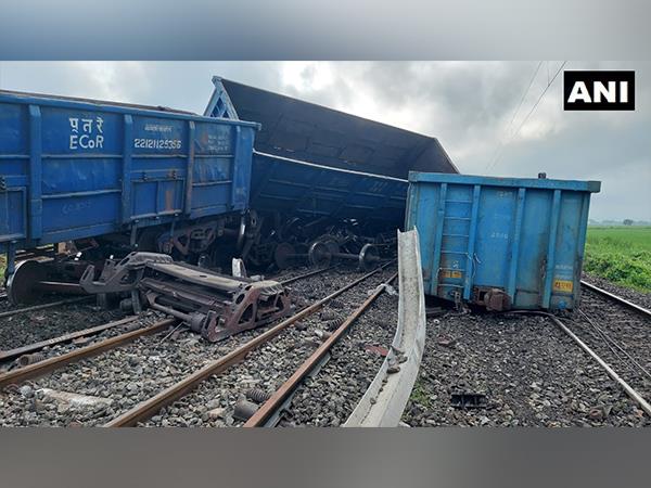 Schedule of various trains changed after 20 coaches of goods train derailed at DDU-Gaya route